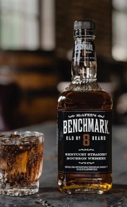 BOURBON BENCHMARK OLD 8 BRAND 0,7L 40%