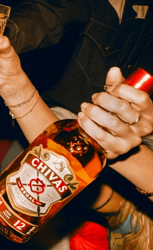 WHISKY CHIVAS 12YO 0,7L + 2 SZKLANKI