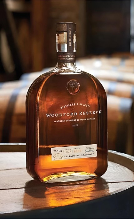 BOURBON WOODFORD RESERVE 0,7L NA PREZENT