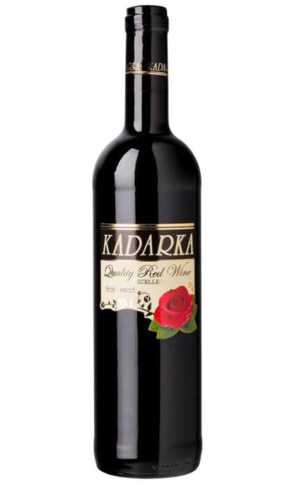 WINO KADARKA Z RÓŻĄ CZERWONE PÓŁSŁODKIE 1L 11,5%