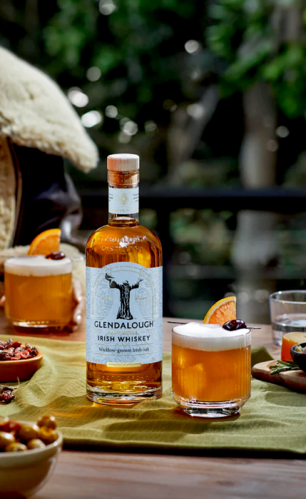Wyjątkowa irlandzka whiskey Glendalough Pot Still Irish Oak  0,7L
