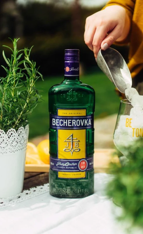 WÓDKA BECHEROVKA 0,7L 38%