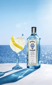 GIN BOMBAY SAPPHIRE 0,7L 40% + KIELISZEK