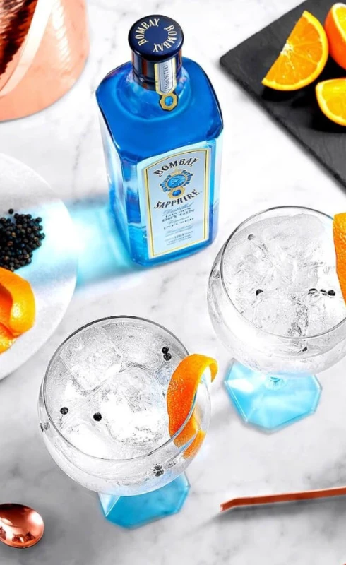 GIN BOMBAY SAPPHIRE 0,7L + KIELISZEK