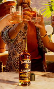 Jameson_Black_Barrel_700ml_zestaw_ze_szklankami